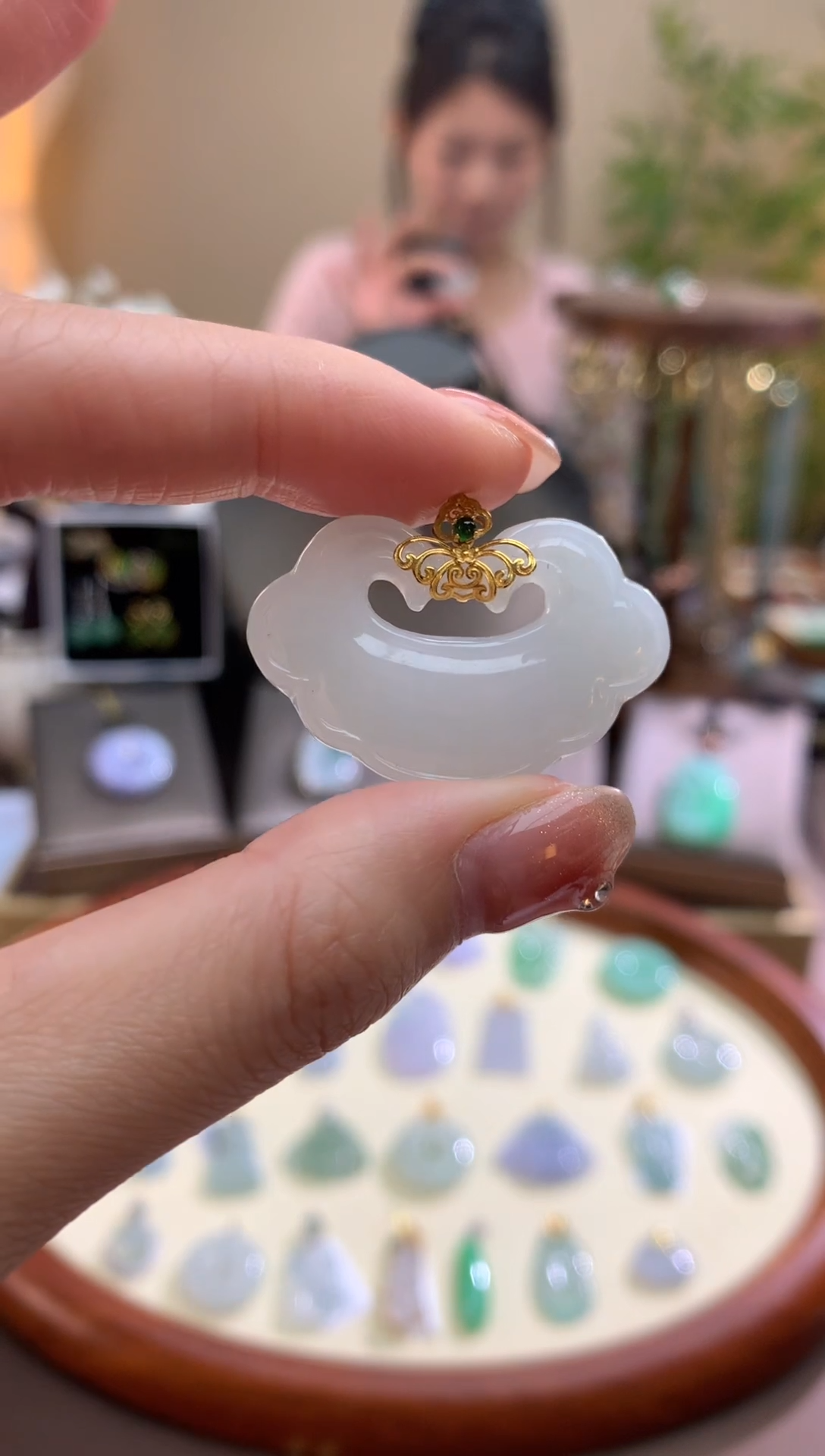 【闪购商品】翡翠颈饰18K金镶嵌如意锁