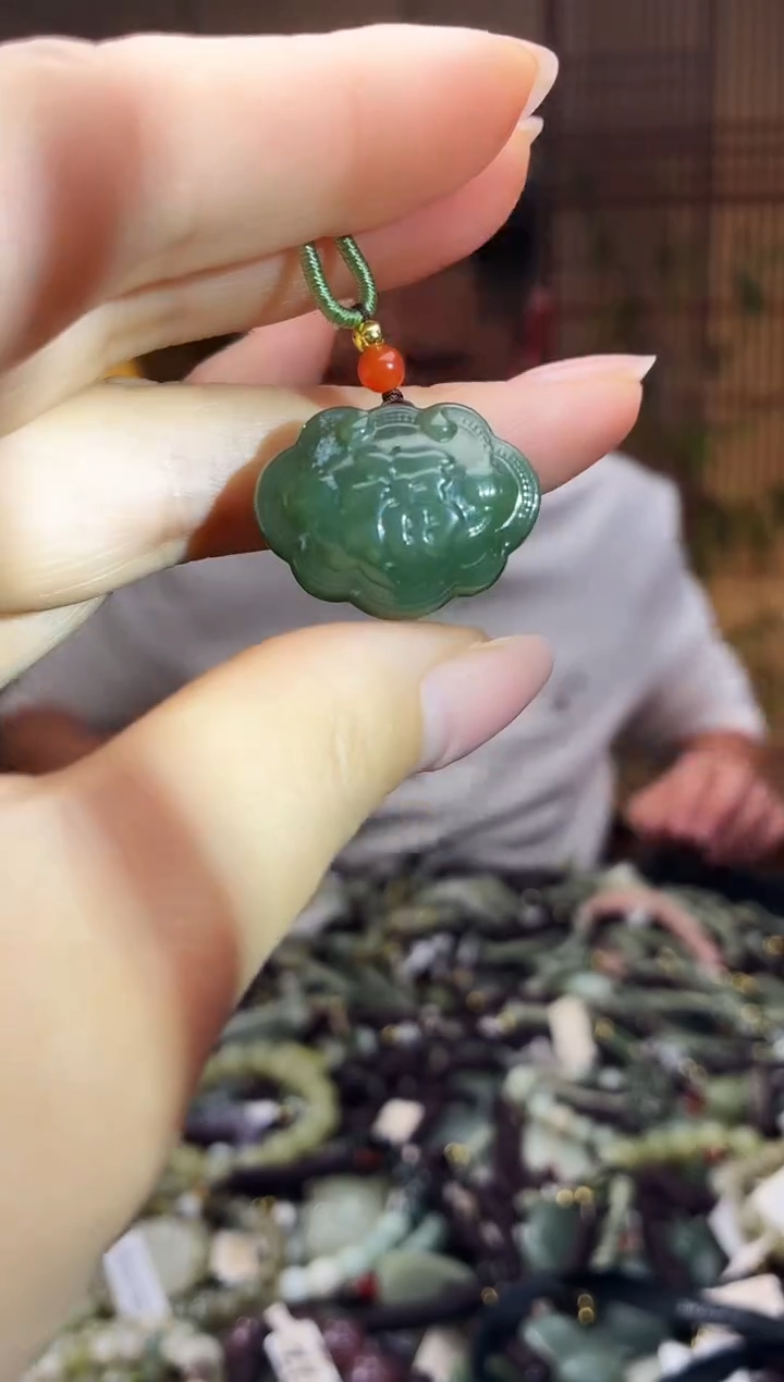 颈饰未镶嵌和田玉多样性发货，拍一发一