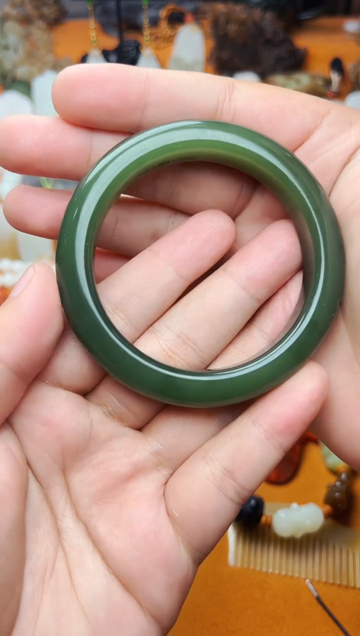 【闪购商品】和田玉手镯未镶嵌56.9圈口