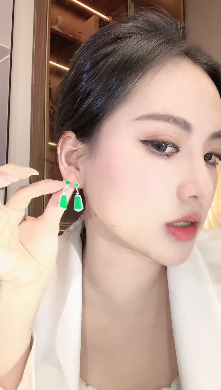 【闪购商品】翡翠耳饰18K金镶嵌C25一对