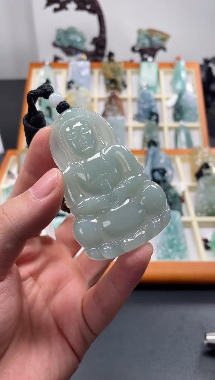 【闪购商品】翡翠颈饰未镶嵌观音