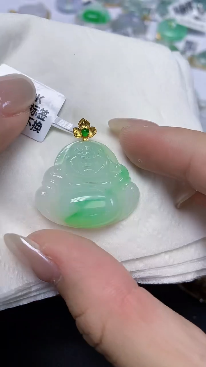 翡翠18K金镶嵌颈饰天然缅甸翡翠A货