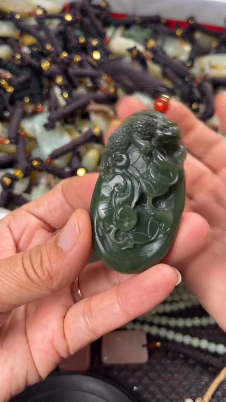 【闪购商品】和田玉颈饰未镶嵌多样性发货没有证书拍一发一有瑕