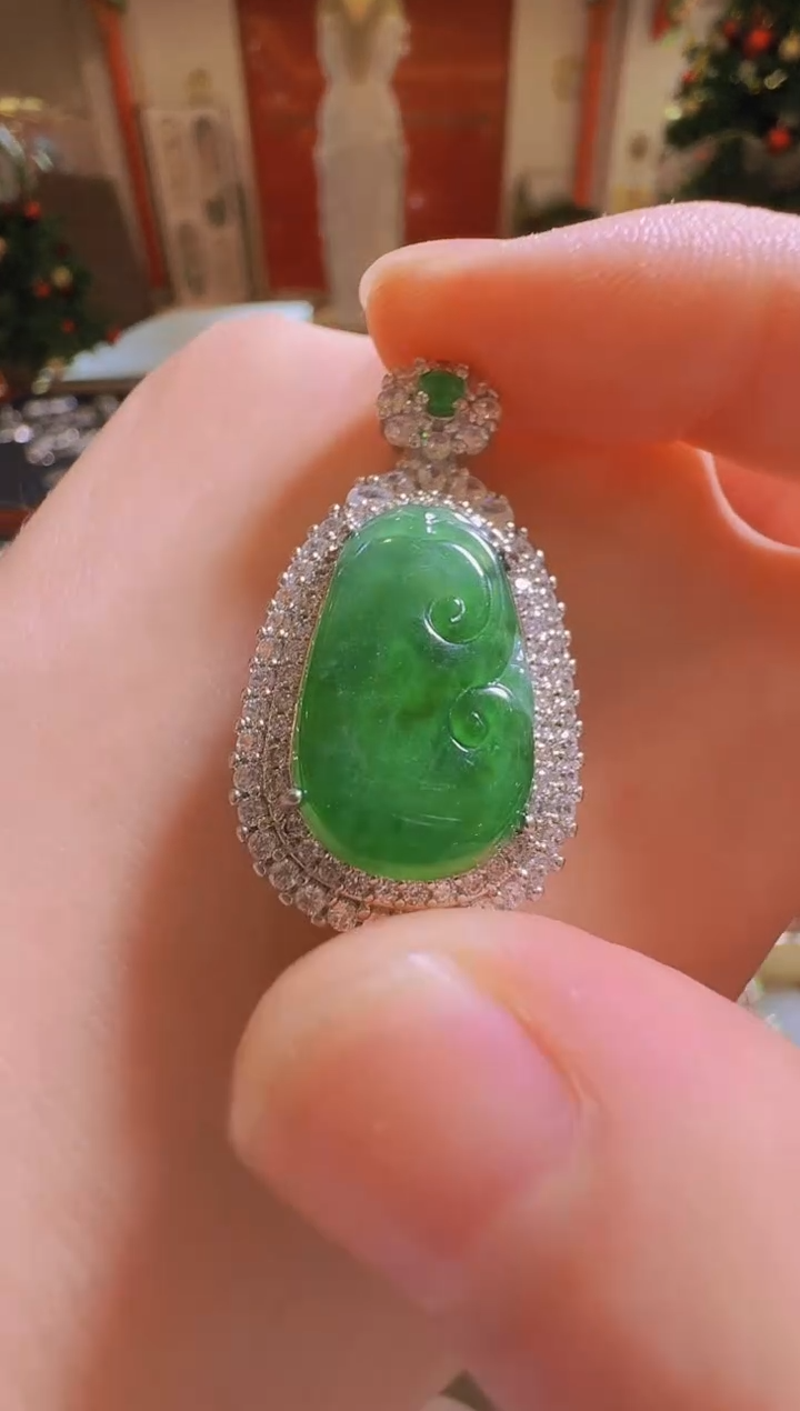 【闪购商品】翡翠吊坠(不含链)未镶嵌翡翠