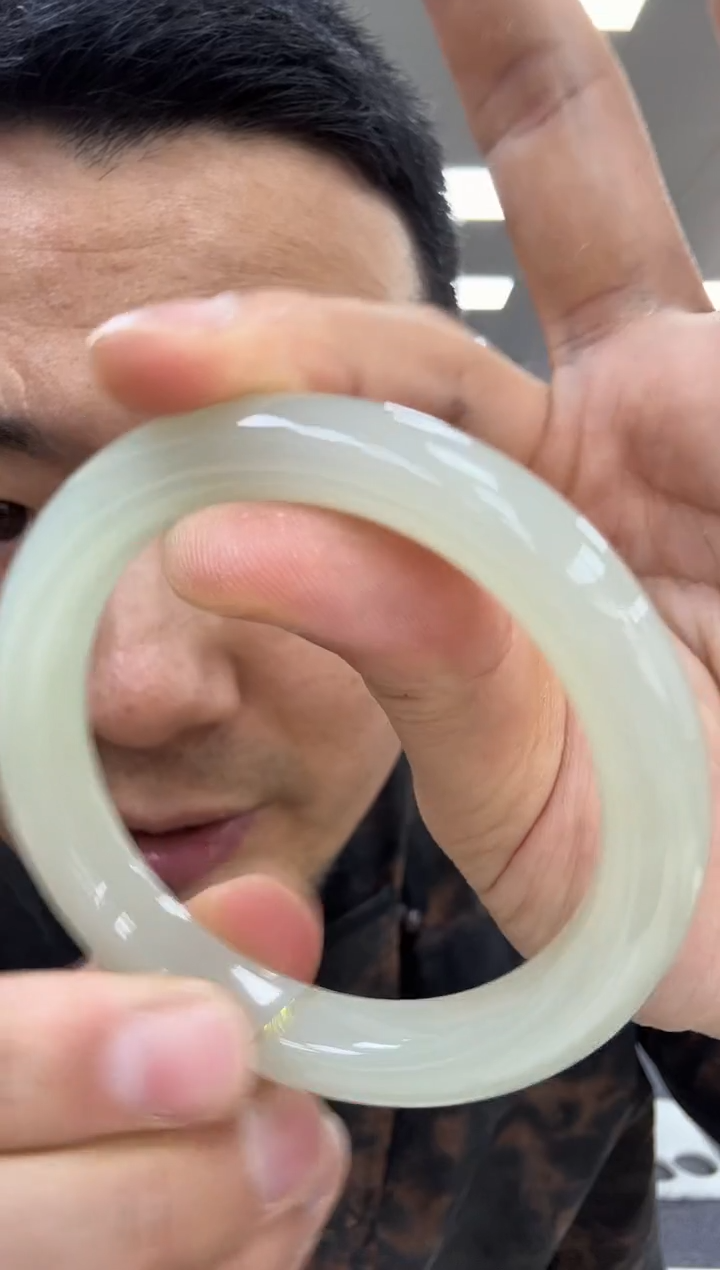 【闪购商品】和田玉未镶嵌手镯60   302