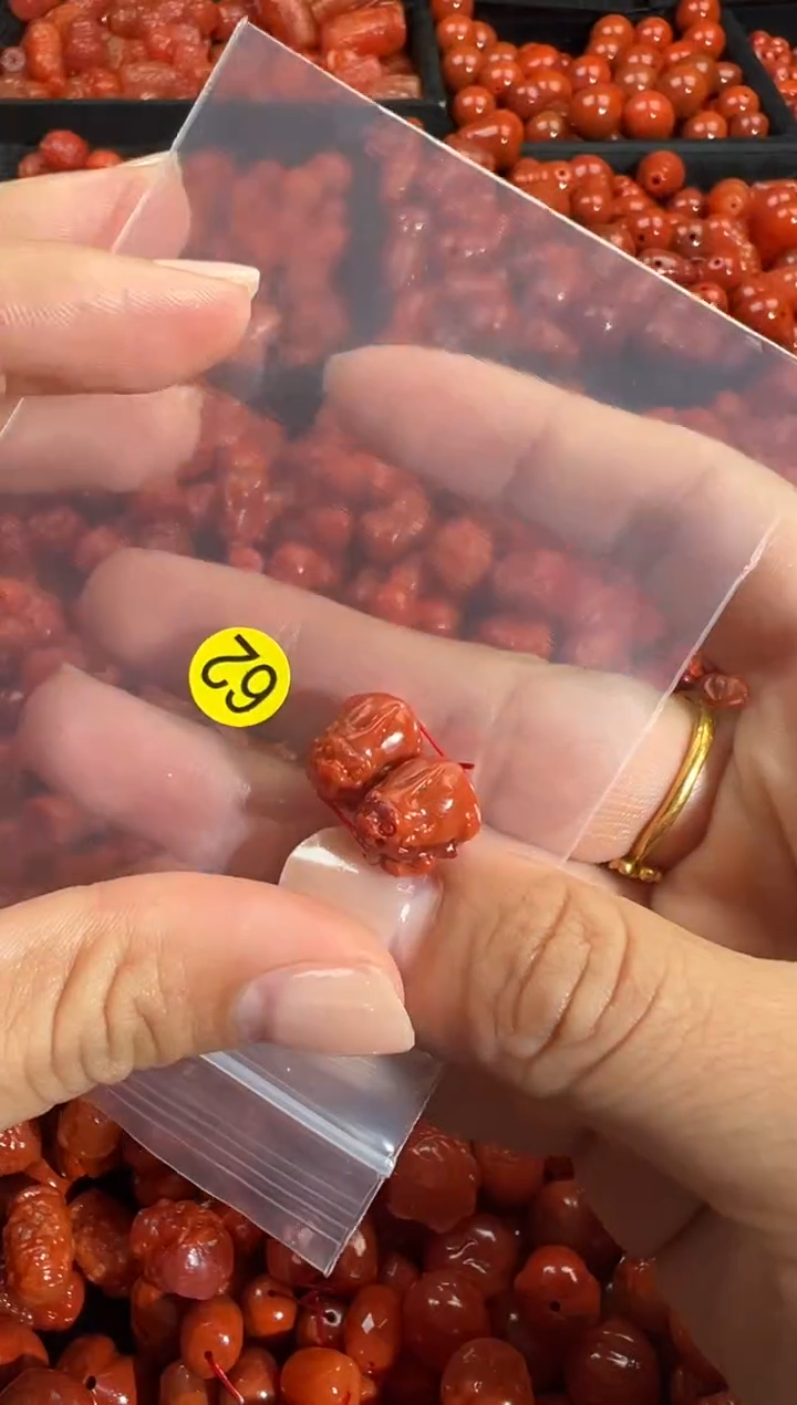 颈饰未镶嵌南红玛瑙1