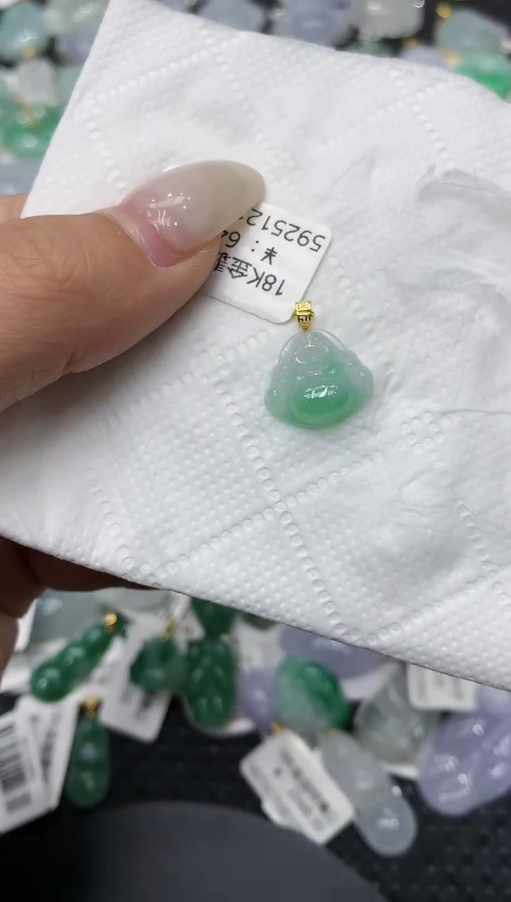 颈饰18K金镶嵌翡翠11111111111