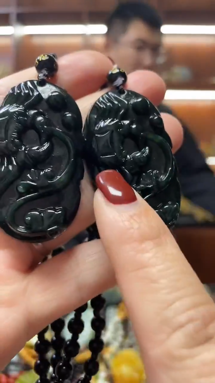未镶嵌蛇纹石玉吊坠多样性发货发其中一件