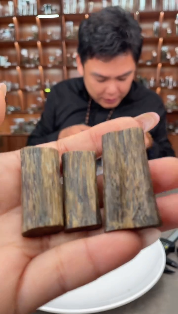 【闪购商品】沉香摆件27号奇楠 块料多样性发一个