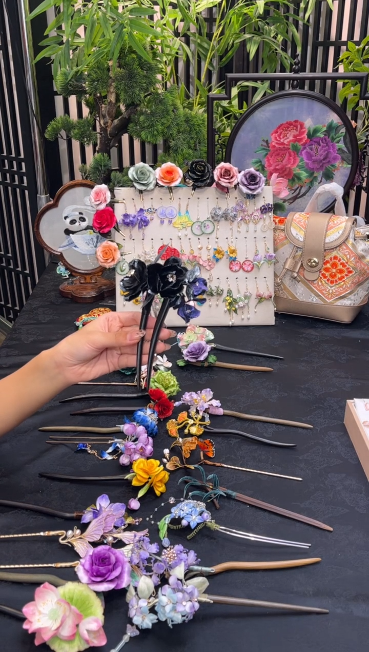 织绣消***月非遗苏绣手工饰品