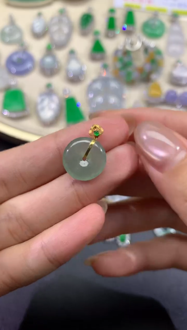 【闪购商品】翡翠吊坠(不含链)18K金镶嵌01天然A货翡翠（不退换）