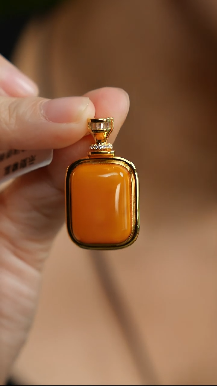 蜜蜡吊坠(赠链)银S925镶嵌香水瓶