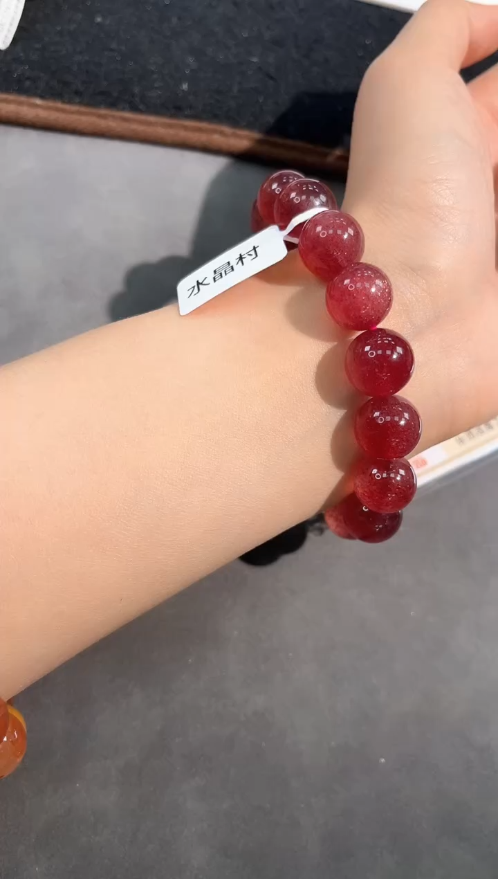 【闪购商品】石英质玉手串未镶嵌78号鸽血红草莓晶单圈13mm