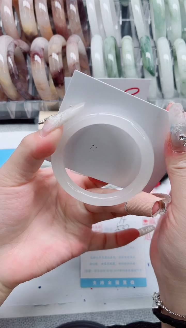 【闪购商品】石英质玉手镯未镶嵌A74-53.3