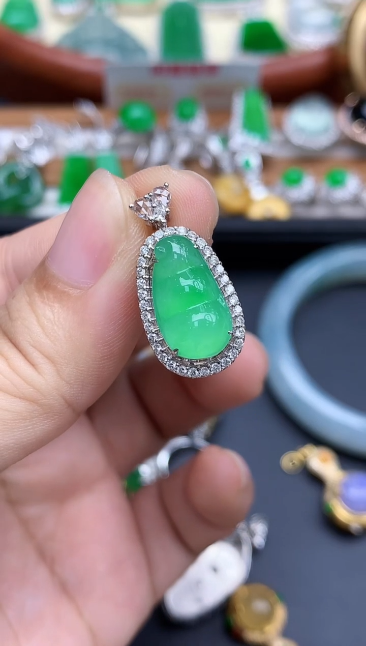 颈饰18K金镶嵌翡翠593-中国好珍宝