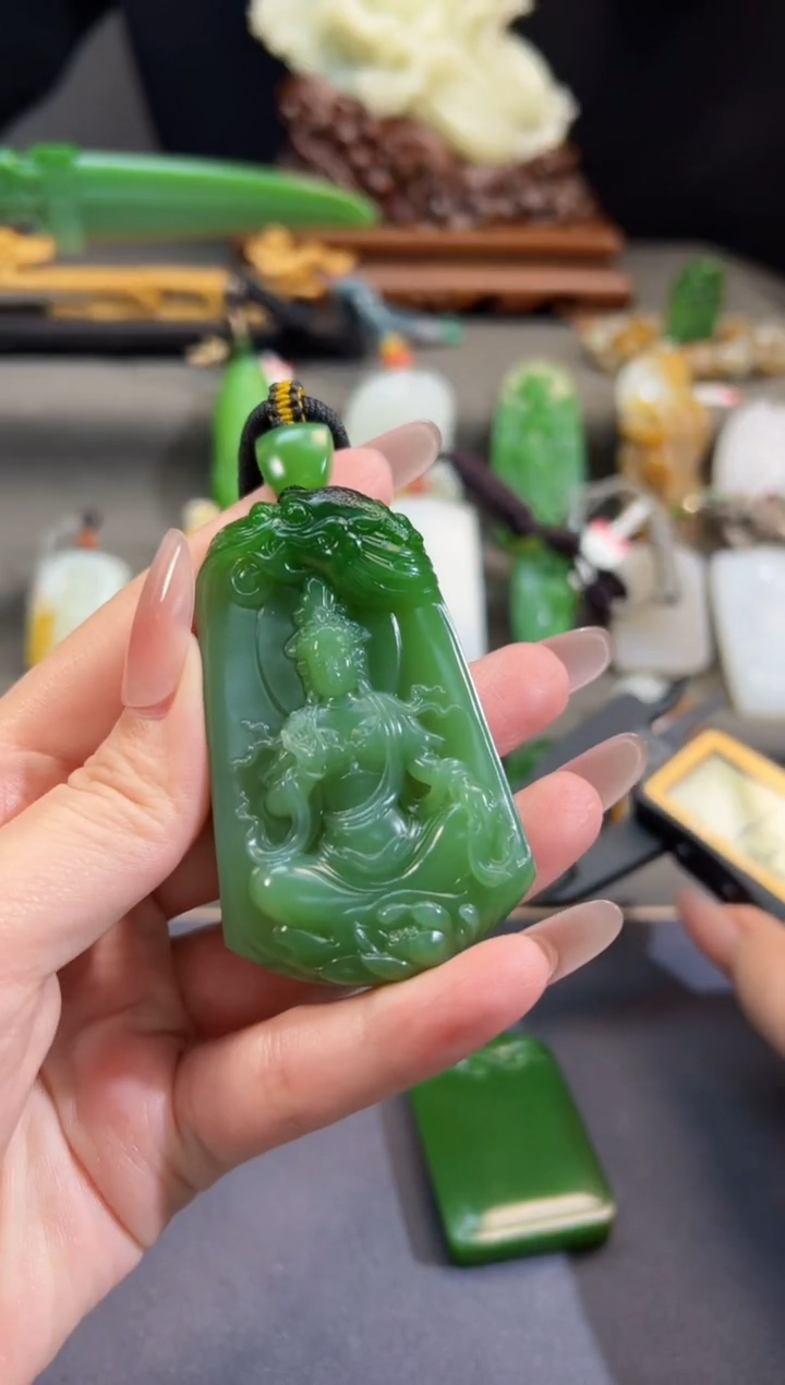 和田玉未镶嵌挂件俄罗斯碧玉观音