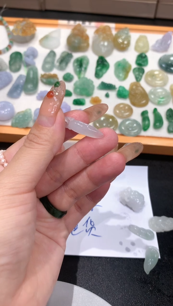 定制翡翠未镶嵌翡翠