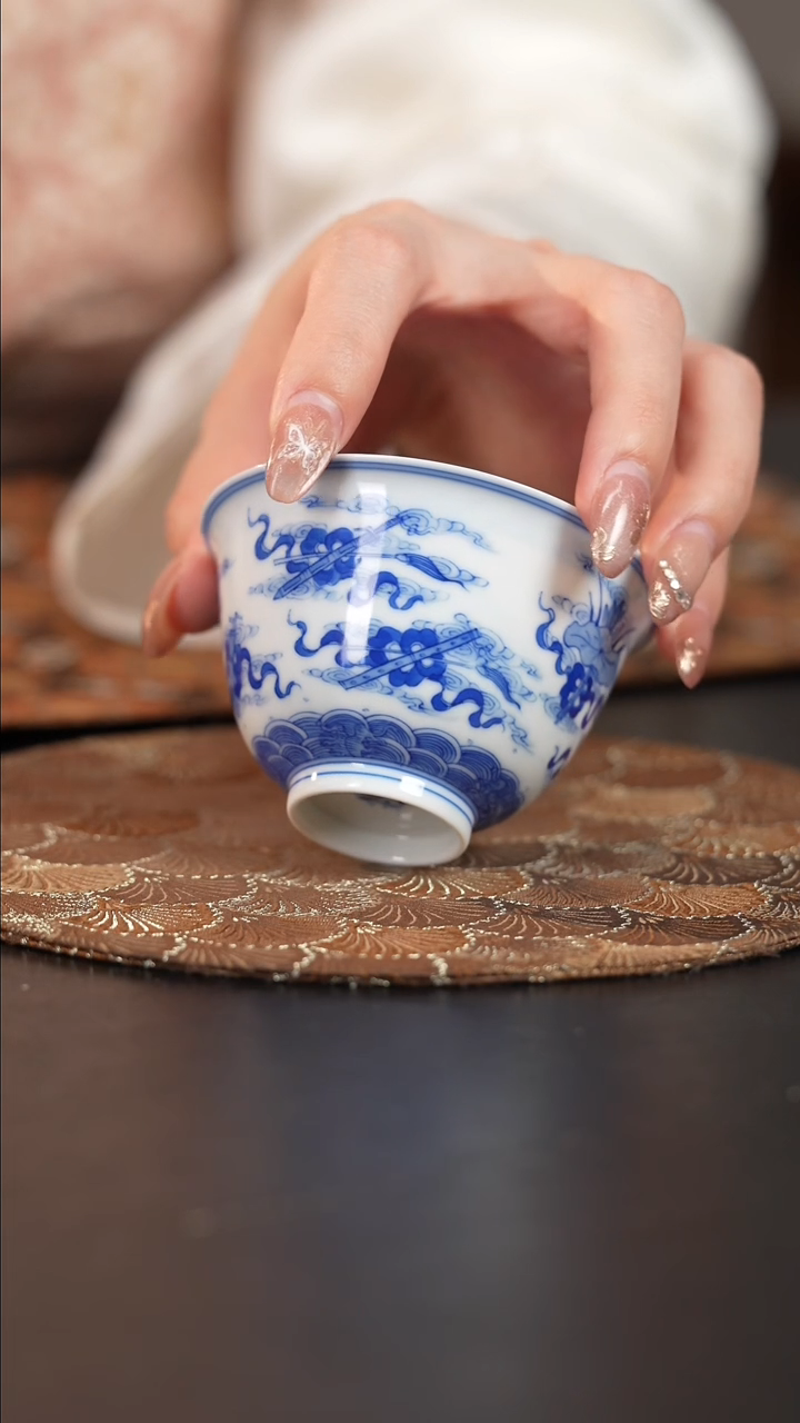 【闪购商品】杯看山柴窑青花八宝