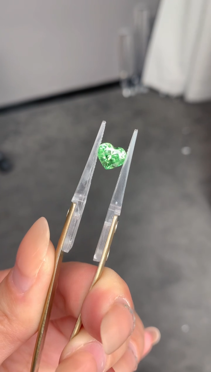 【闪购商品】石榴石（沙弗莱）裸石未镶嵌2ct沙弗莱
