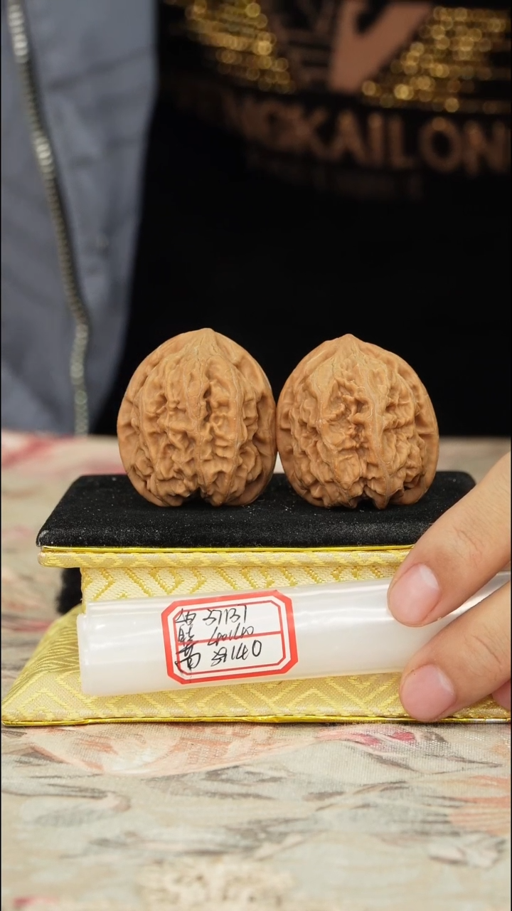 【闪购商品】文玩核桃把件马蹄