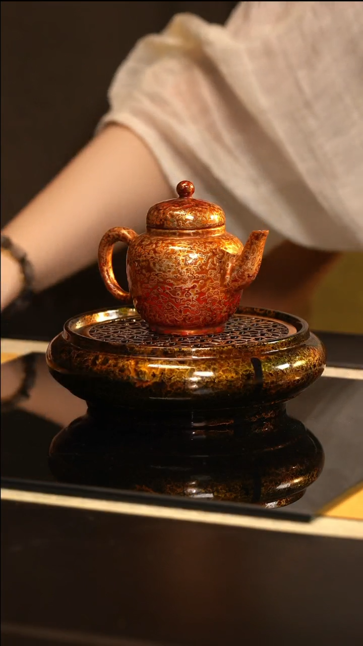 140毫升F沈绍安大漆小茶壶红黄