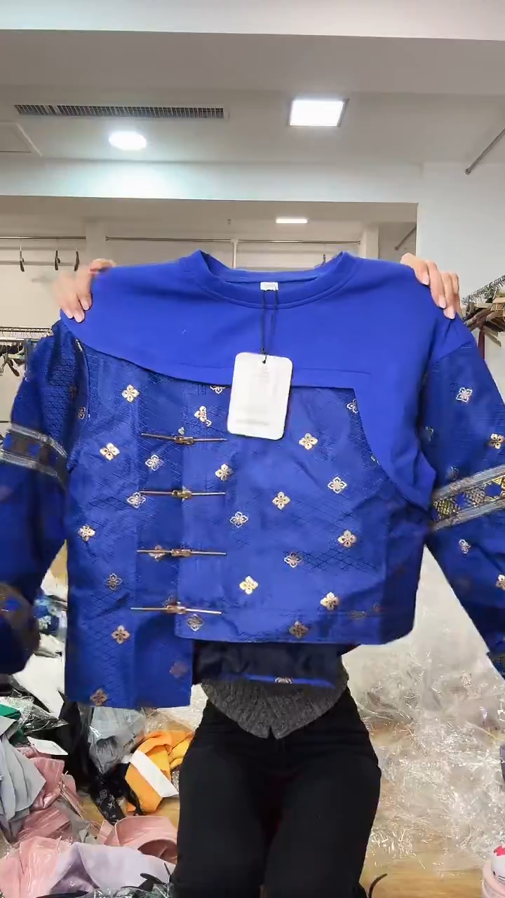 卫衣       S码         115斤 