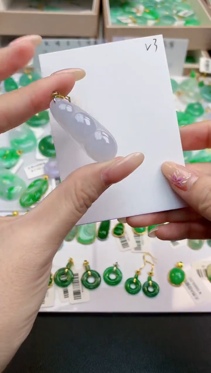 颈饰18K金镶嵌翡翠天然缅甸A货翡翠