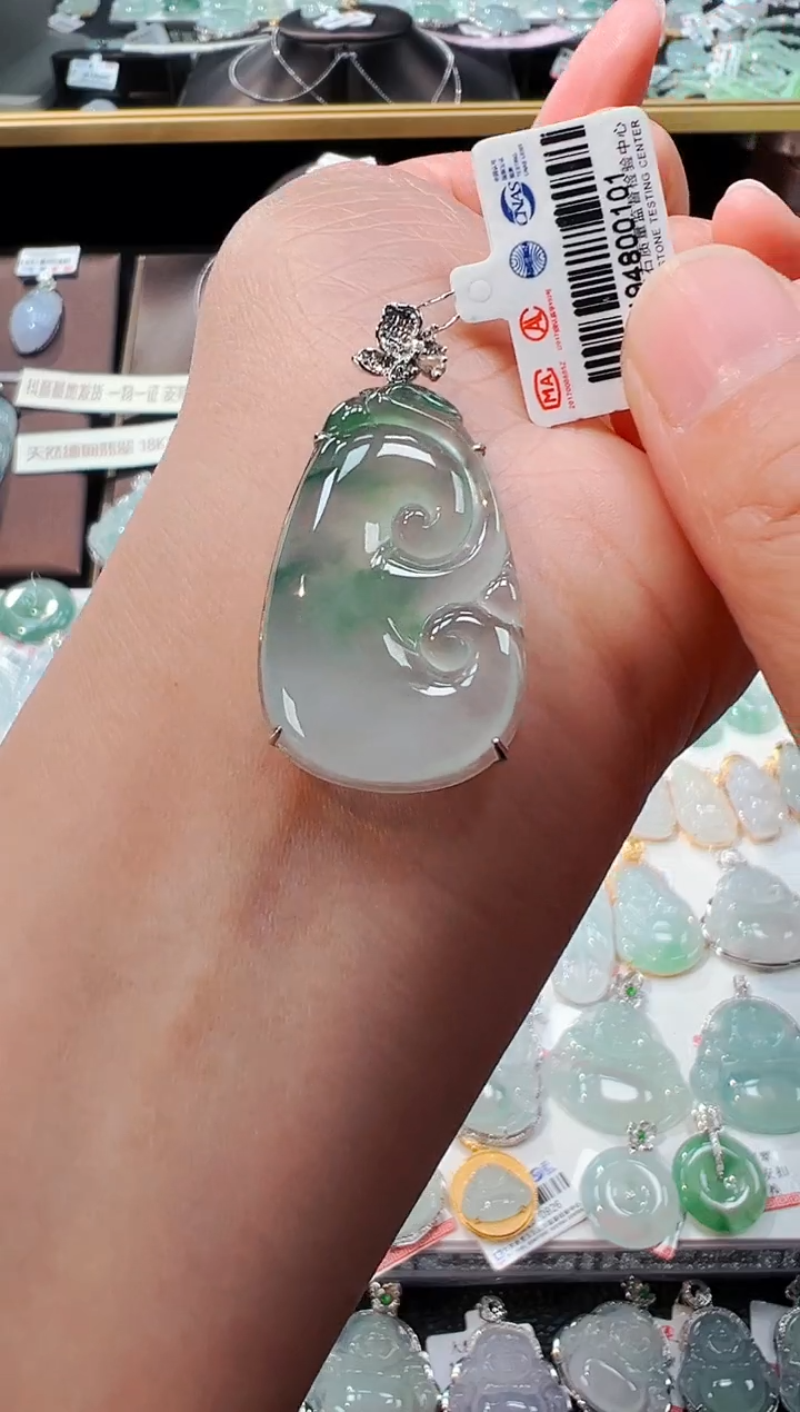 【闪购商品】翡翠吊坠(不含链)18K金镶嵌如意吊坠101