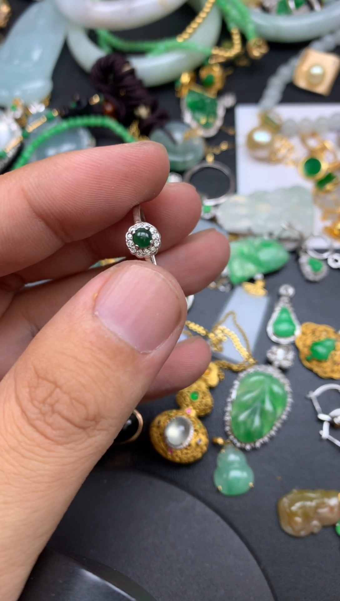 颈饰未镶嵌翡翠小*悦萱萱商品不退不换