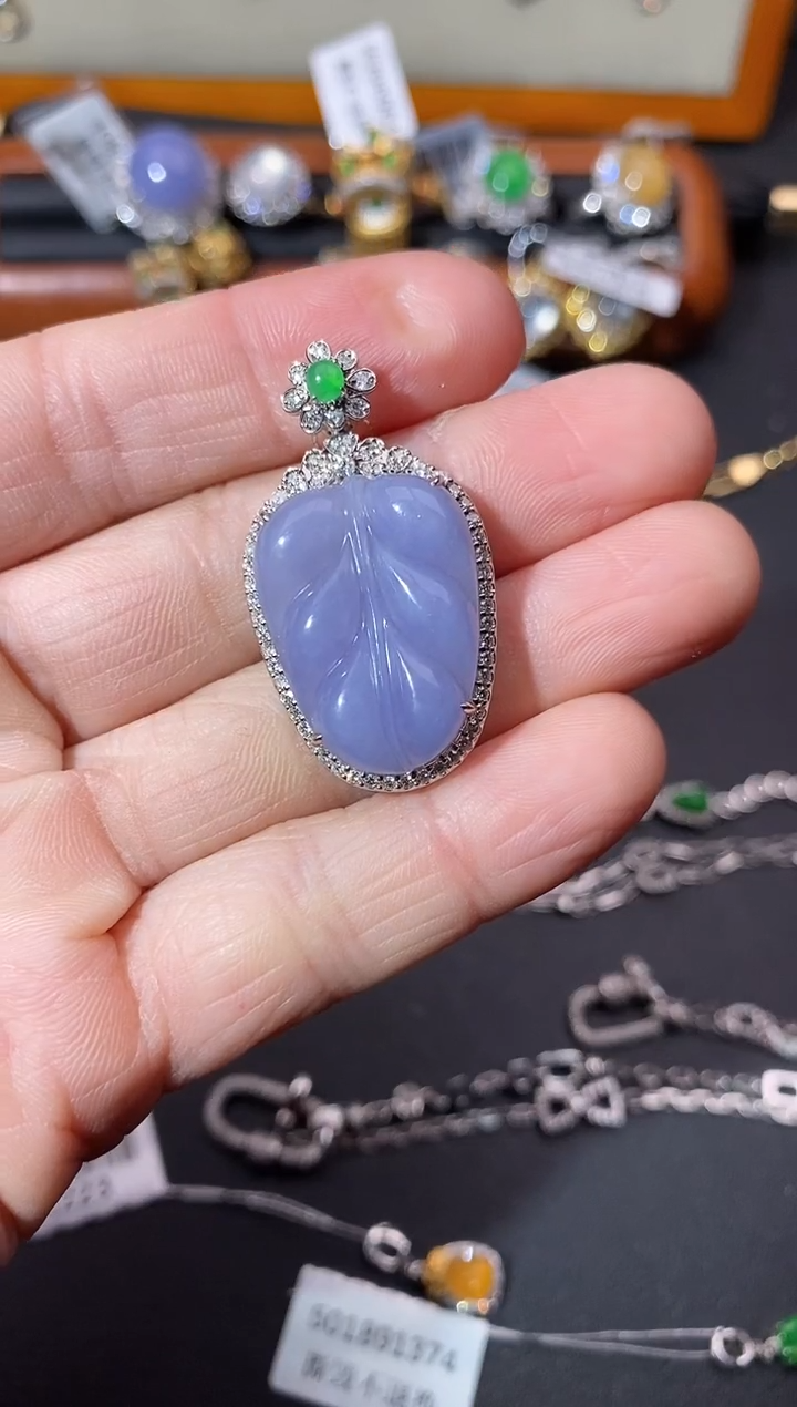 【闪购商品】翡翠吊坠(不含链)18K金镶嵌吊坠