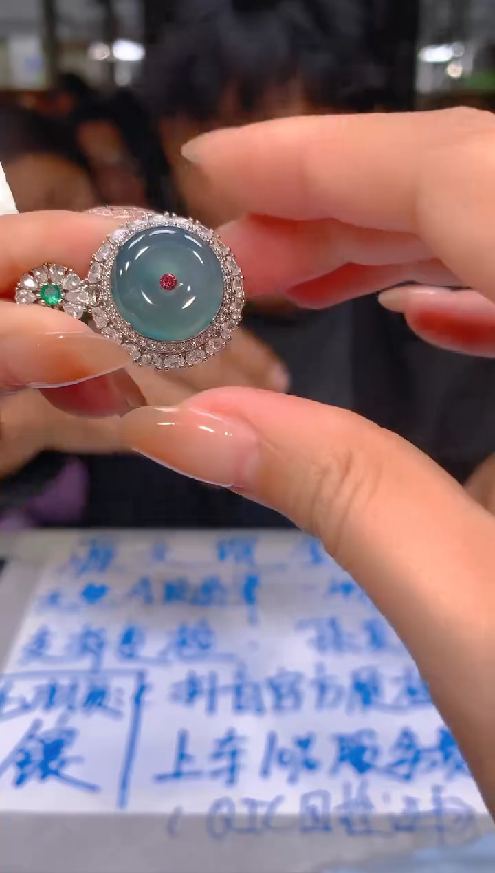 【闪购商品】定制翡翠未镶嵌30定制翡翠 多样性发货（发其一）