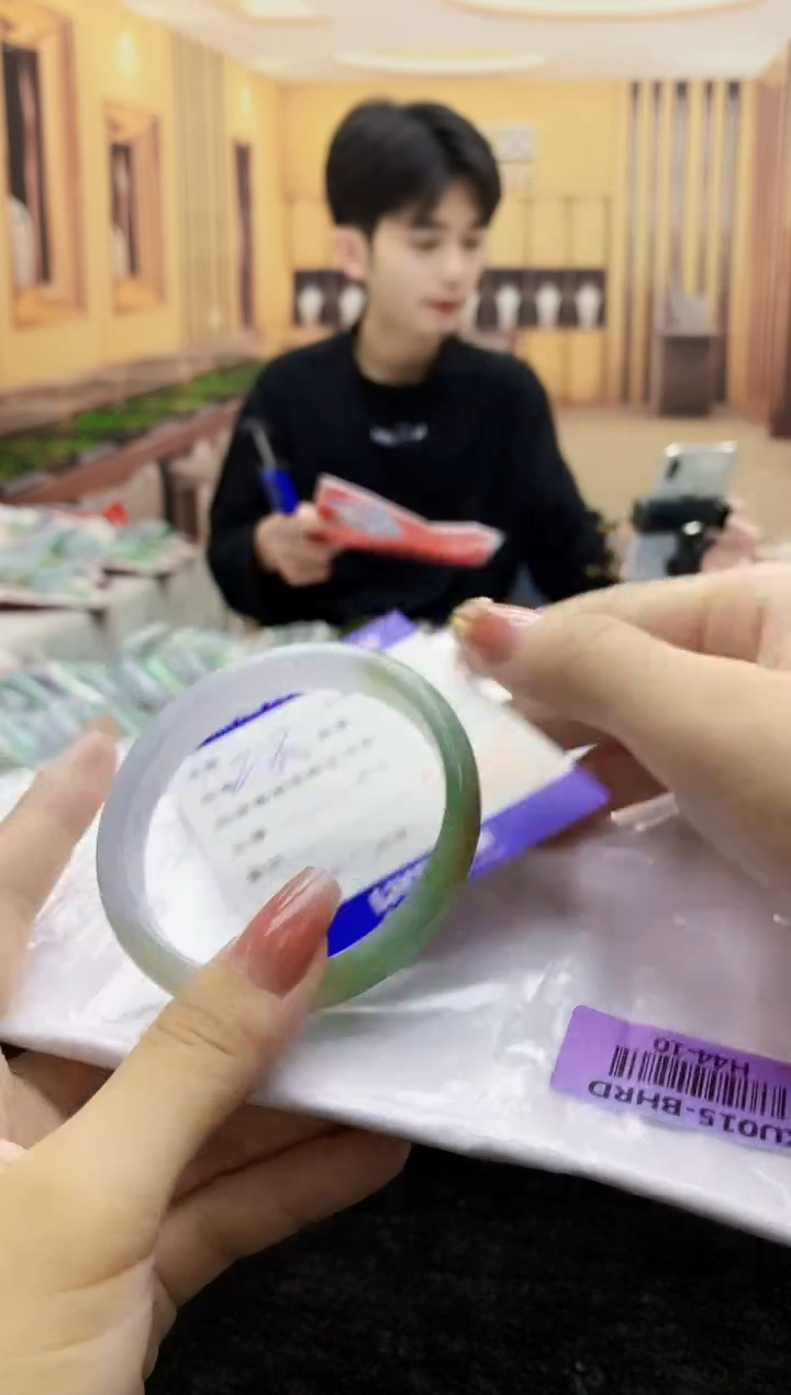 【闪购商品】翡翠手镯未镶嵌   H44-10 