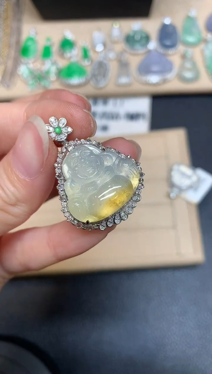 【闪购商品】翡翠颈饰18K金镶嵌佛公【无服务费