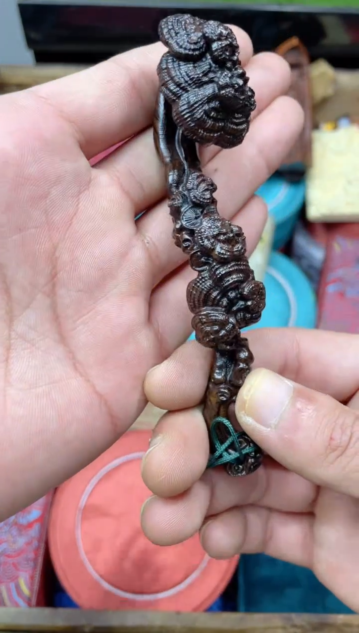 【闪购商品】大叶紫檀（黑酸枝木类）点击链接下单即可