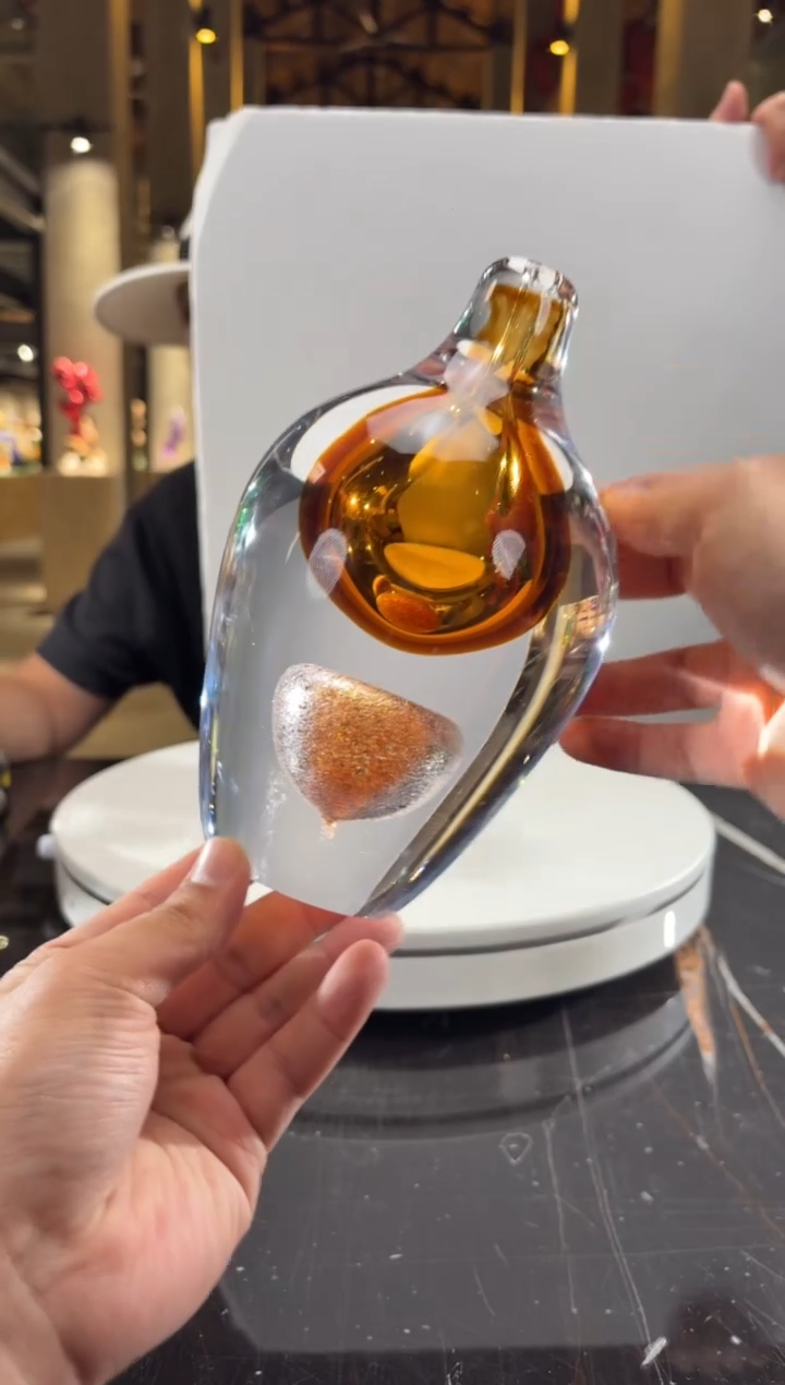 摆件琥珀金香薰瓶