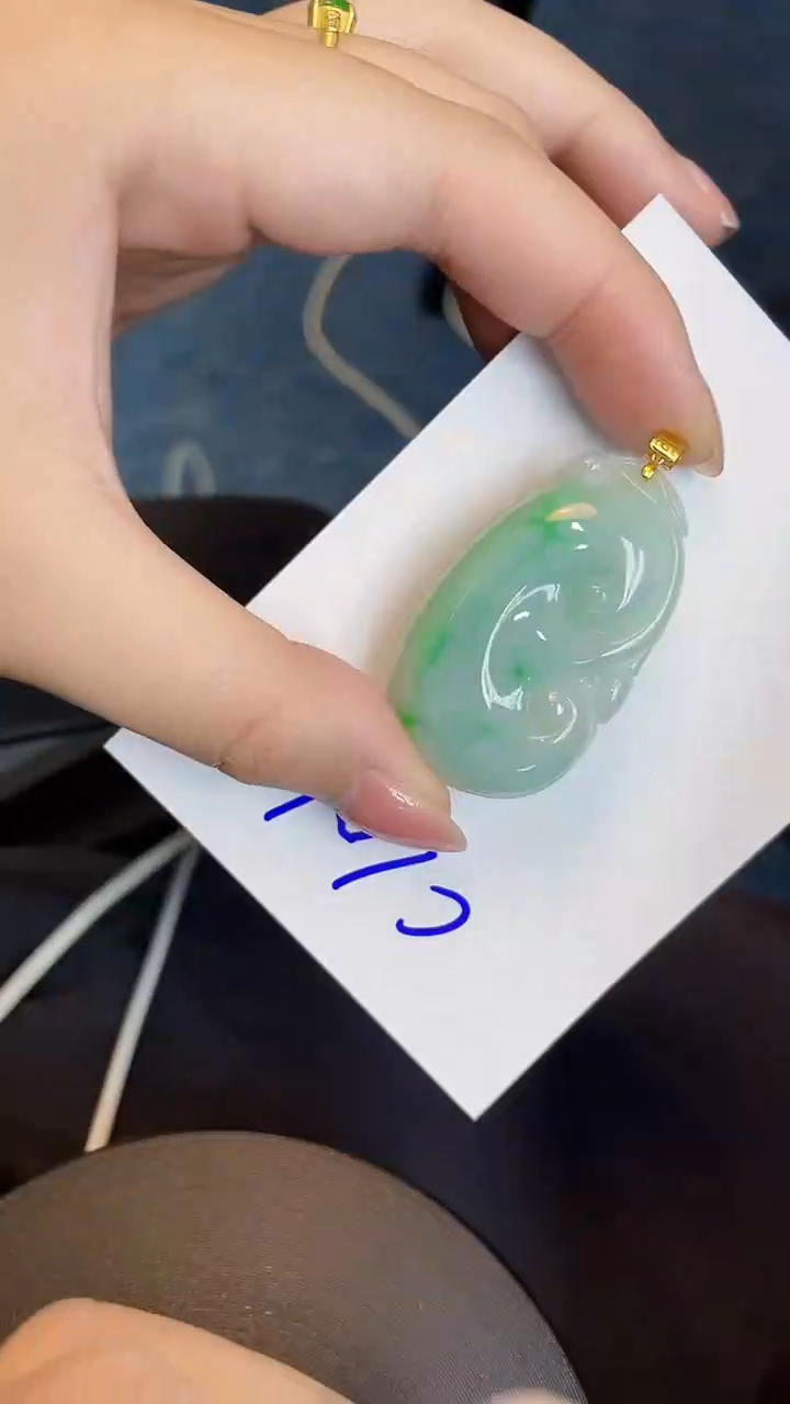 翡翠18K金镶嵌颈饰0000000000