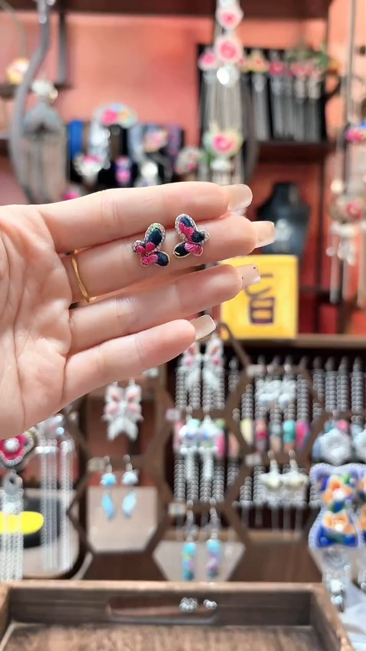 织绣云织谣民族风精美饰品   210