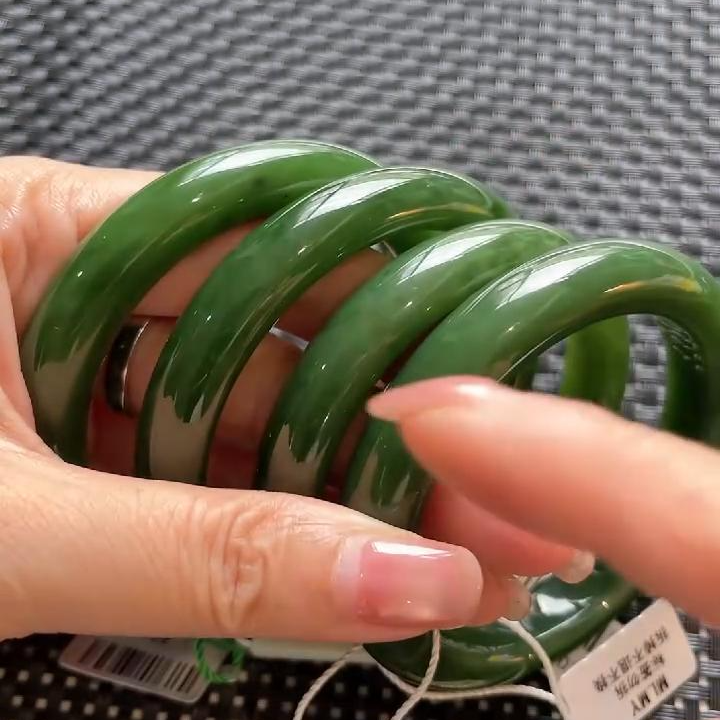 【老郑家】和田玉手镯一支  (多样性发1件) 