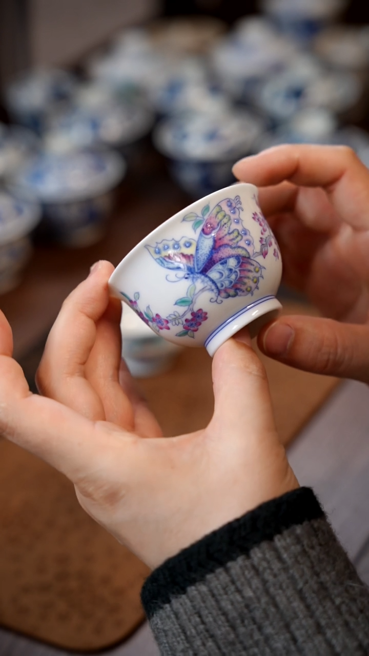 【闪购商品】斗彩蝴蝶杯1111111111