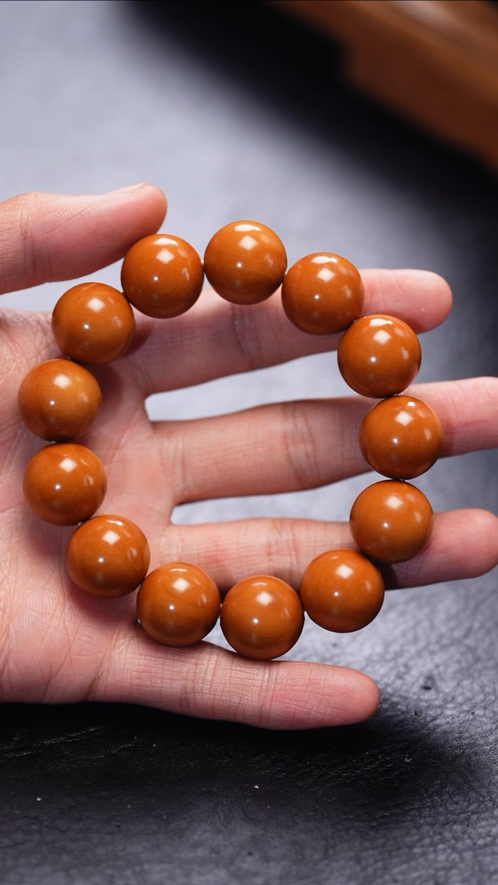 【闪购商品】橄榄核吊坠功利化