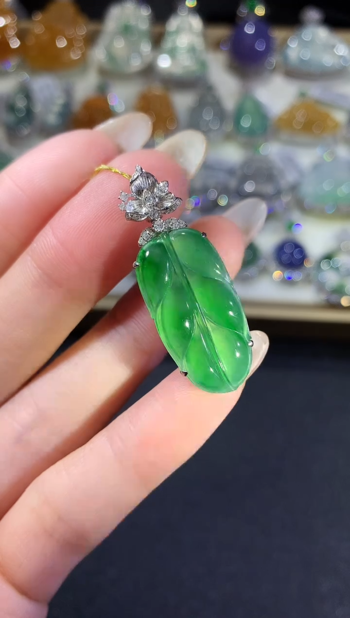 【闪购商品】翡翠吊坠(不含链)18K金镶嵌19-叶子（多样性发货一件