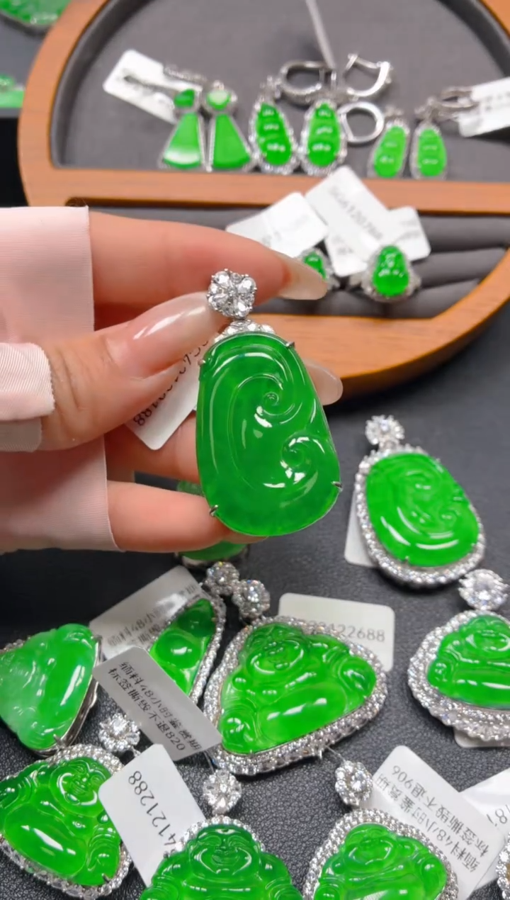 银S925镶嵌翡翠耳饰1