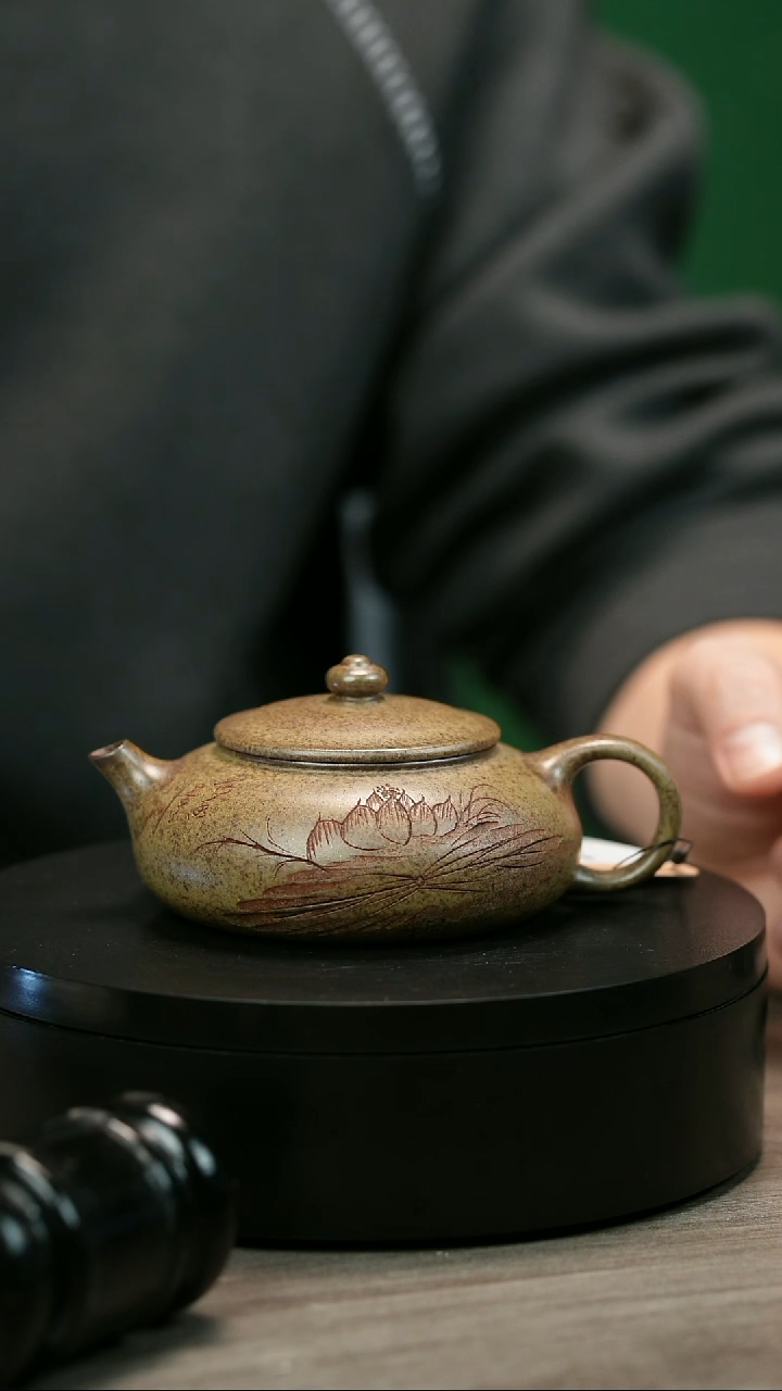 茶壶紫砂黄**?H2028李琴柴烧莲花寒江