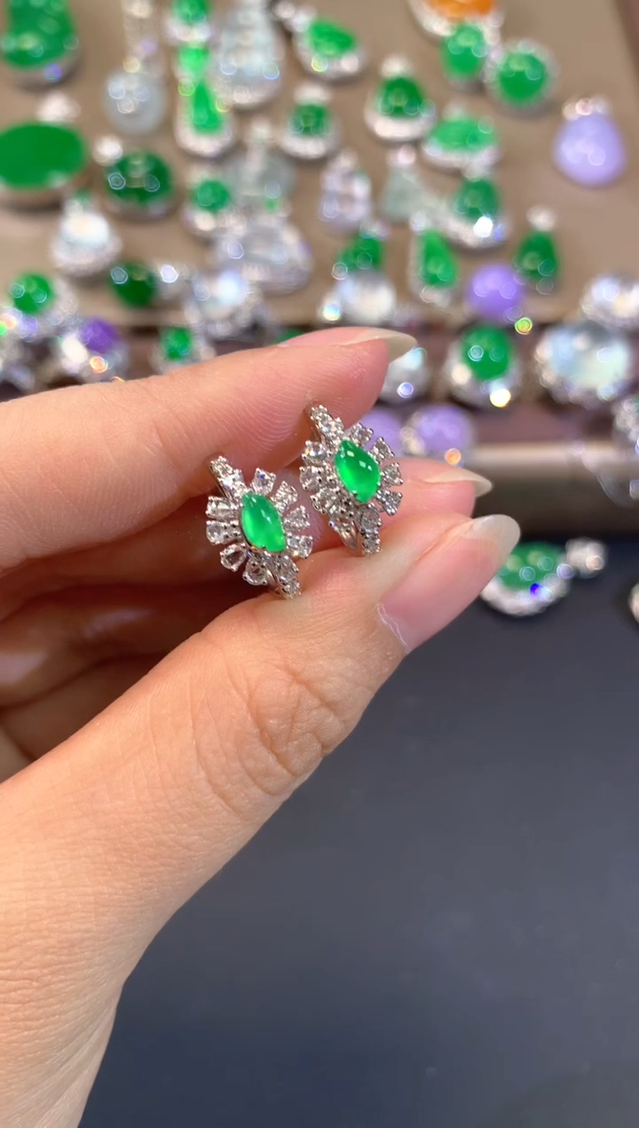 【闪购商品】翡翠耳饰18K金镶嵌A363|9800