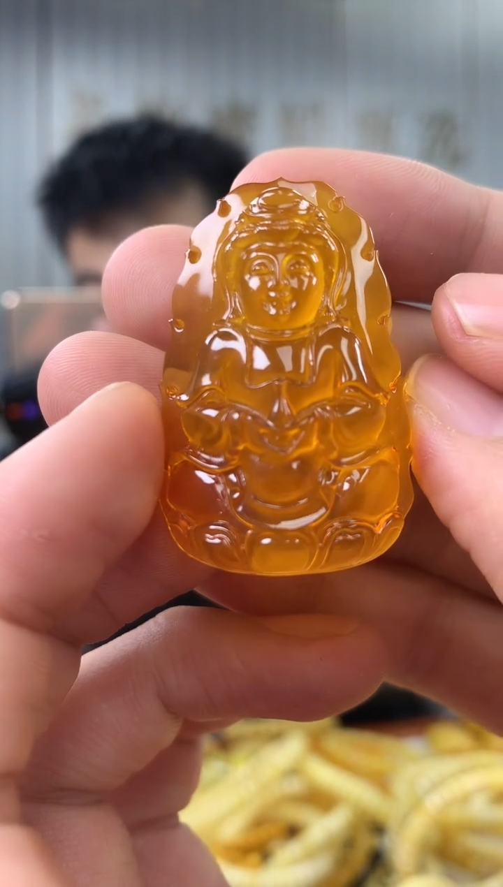 【闪购商品】琥珀裸石未镶嵌吊坠