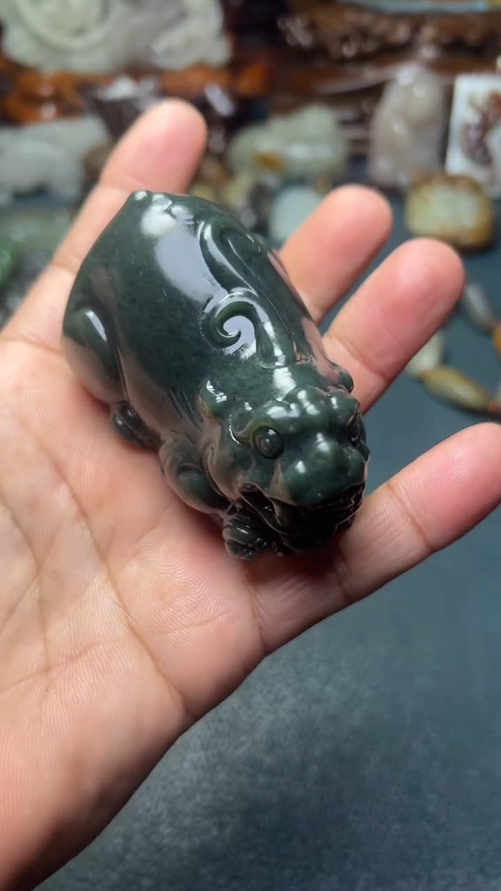 未镶嵌和田玉把件-