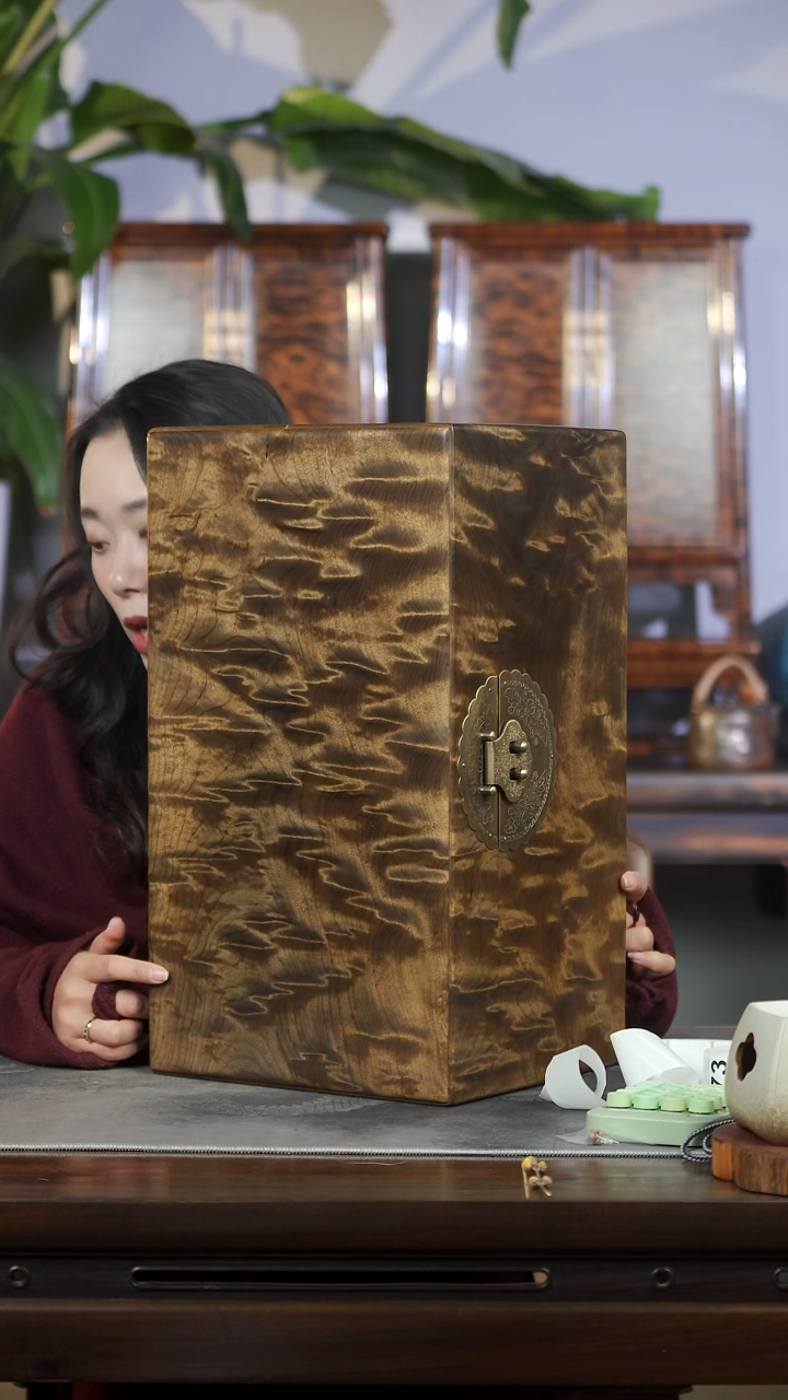金丝楠满花云彩水波精工一木一器收纳箱