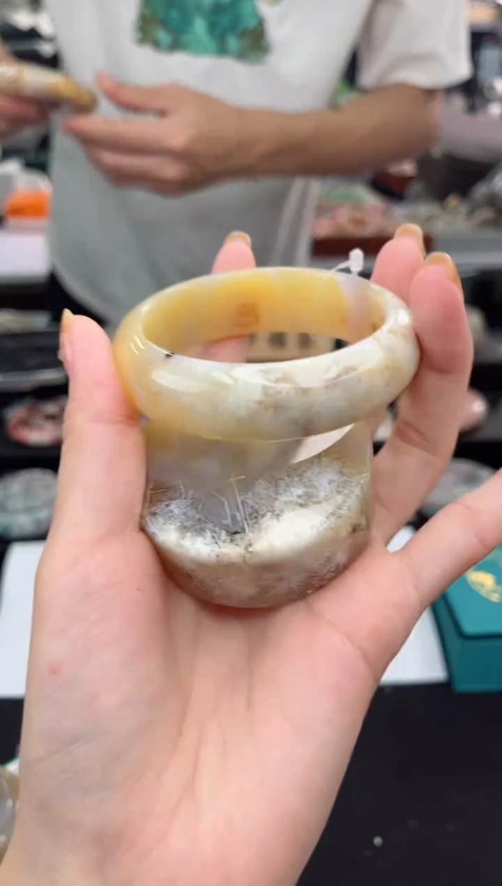 【闪购商品】石英质玉手镯未镶嵌56圈口（赠品镯心）1680805