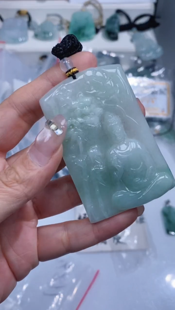 颈饰未镶嵌翡翠吊坠
