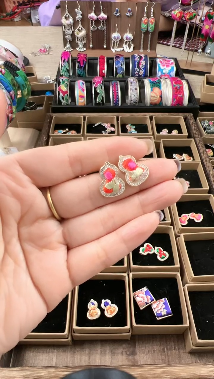 【闪购商品】织绣民族风老绣饰品139